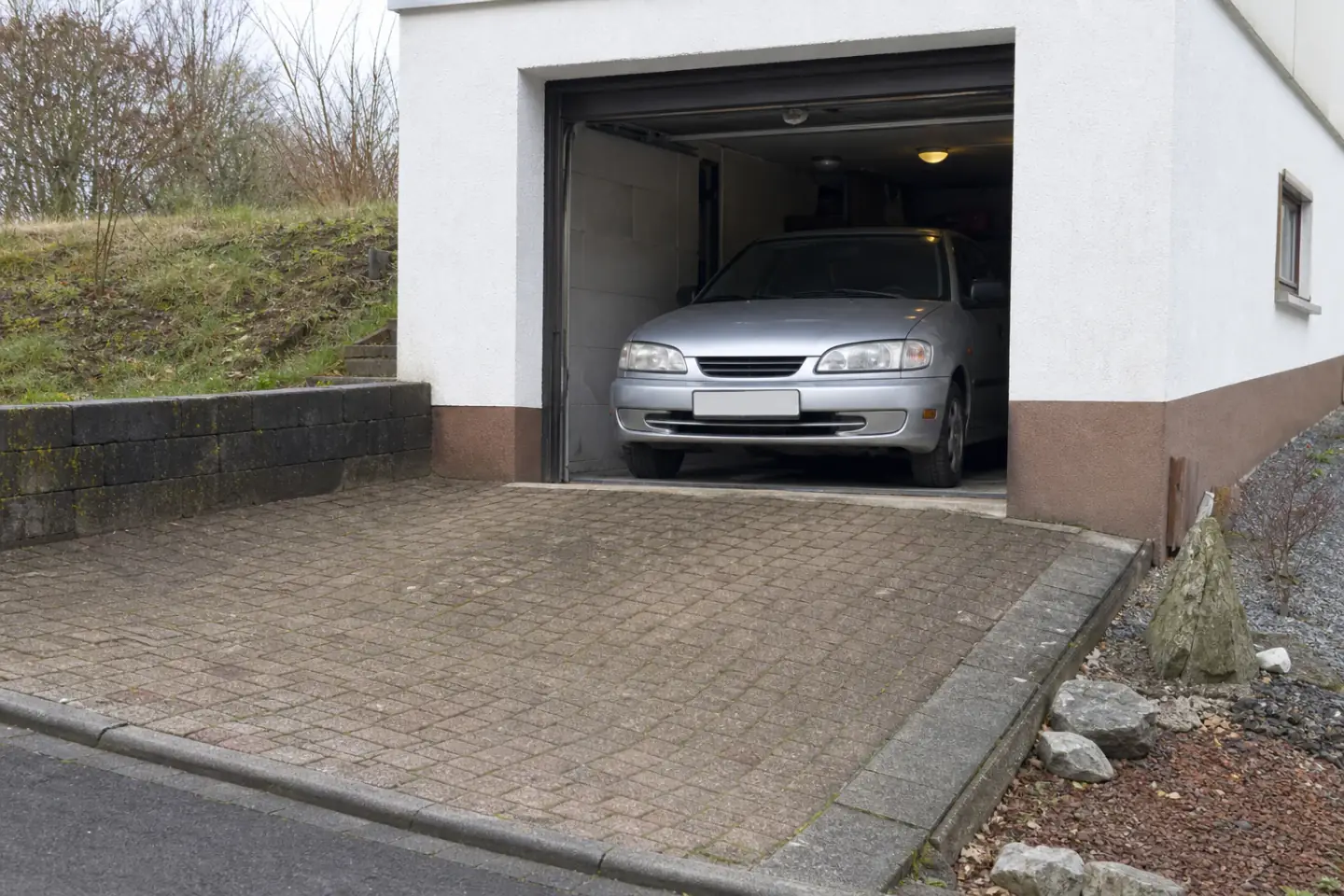 Beispielhafte Verkaufssituation: fahrzeug in einer Hanggarage im Fröndenberger Ortsteil Langschede